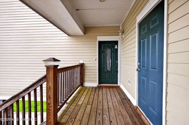 Building Photo - 153 Markham Dr