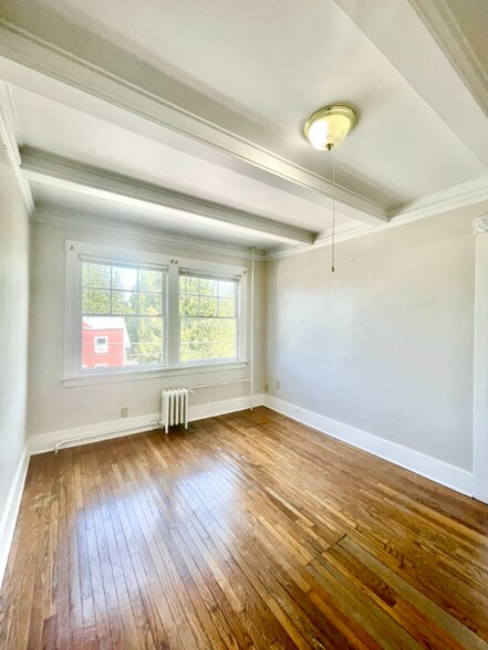 Building Photo - 901 N M St