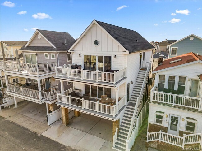 Building Photo - 17 Virginia Ave