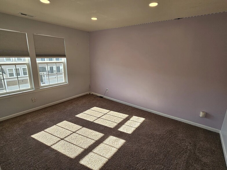 Second Bedroom - Located on the top floor - 1736 Beacon Ln