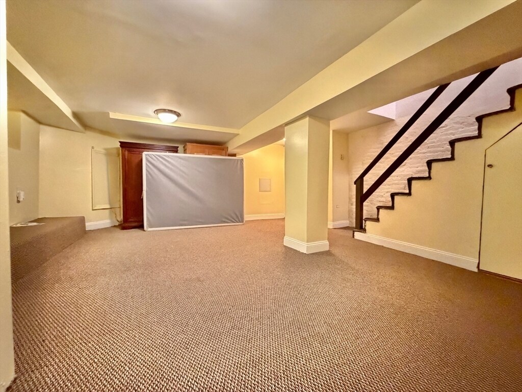 Building Photo - 43 Thorndike St