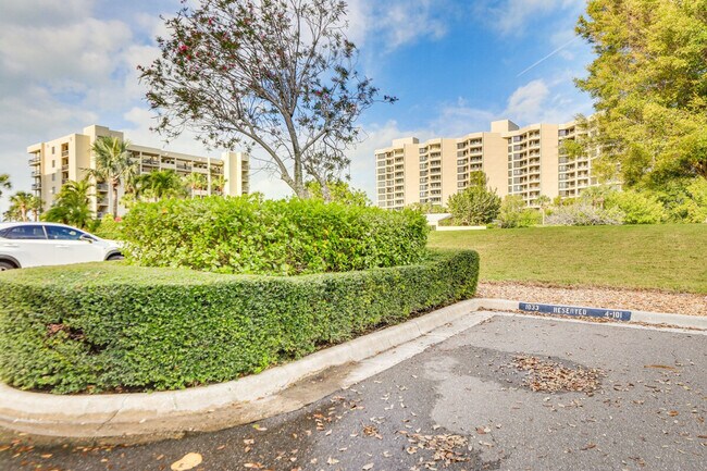 Building Photo - 1109 Gulf of Mexico Dr