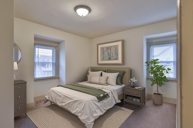 Building Photo - 1104 Elm St