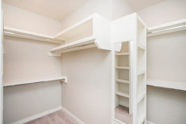 Building Photo - 3637 Hydes Ferry Rd