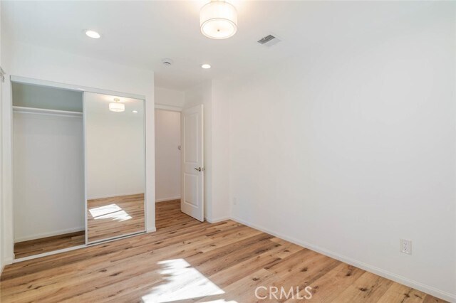 Building Photo - 15243 Valleyheart Dr