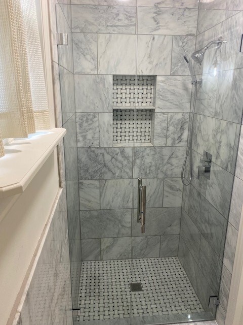 Main Level Bath - 11541 Oakmond Rd