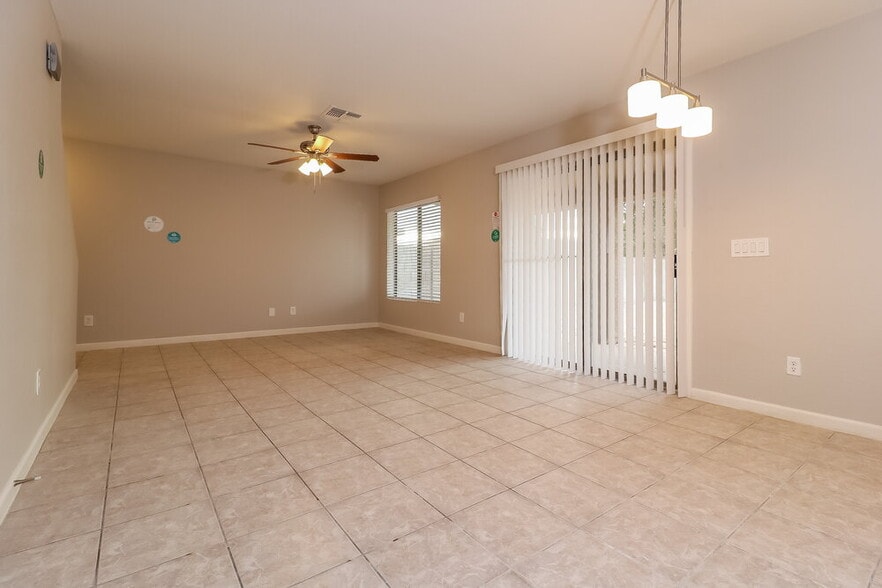 Building Photo - 12329 W Windrose Dr