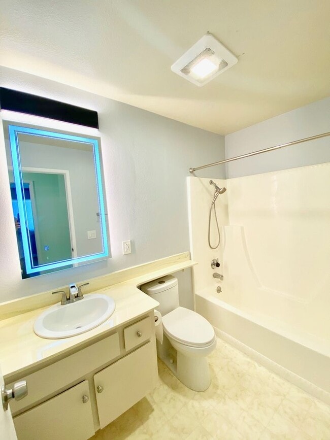 Building Photo - FOR RENT -  3 Bd/2 Ba 1,392 Sf In Friars Village Community, Townhome In San Diego Fashion Valley ...