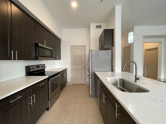 Primary Photo - 2222 Smith St