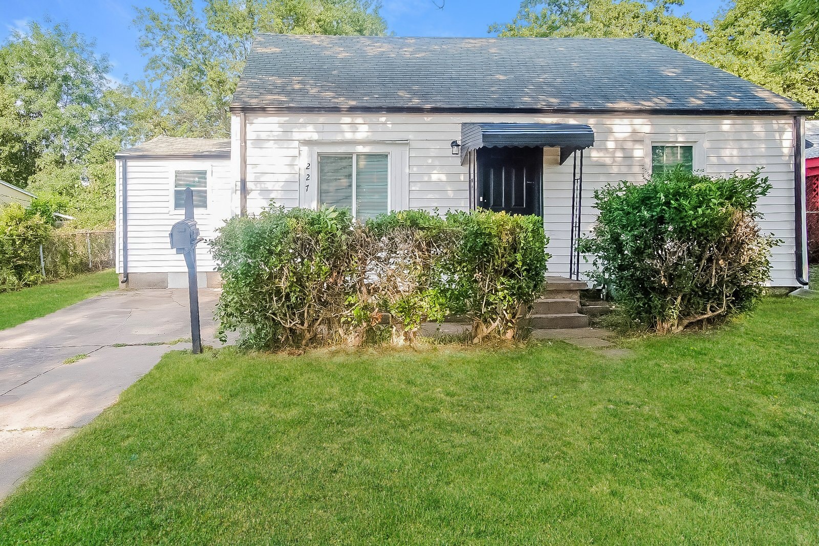 Building Photo - 227 S 72nd E Ave