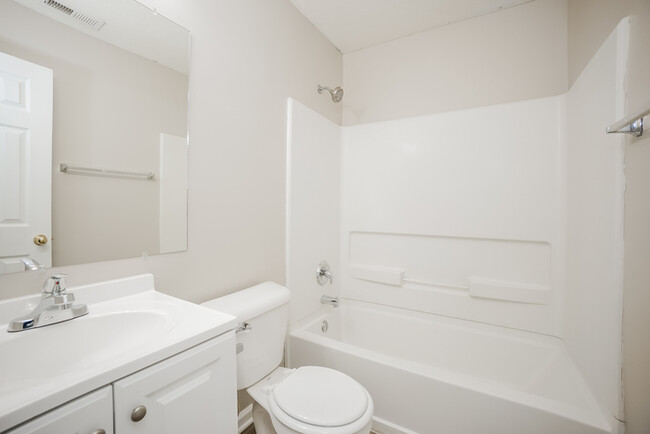 Building Photo - Charming 3 Bedroom Ranch