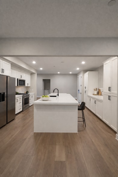 Building Photo - 16450 Veterans Wy