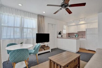 Building Photo - 810 S Surf Rd