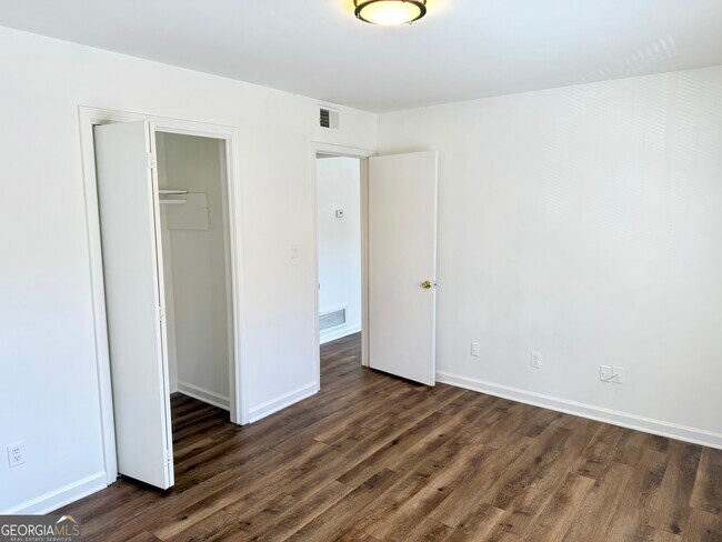 Building Photo - 111 W Burke St