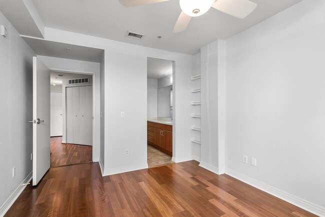 Building Photo - Walkable Little Italy Living – 3BR/3BA with Gated Parking