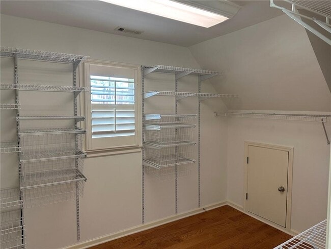 Building Photo - 10995 Abbotts Station Dr