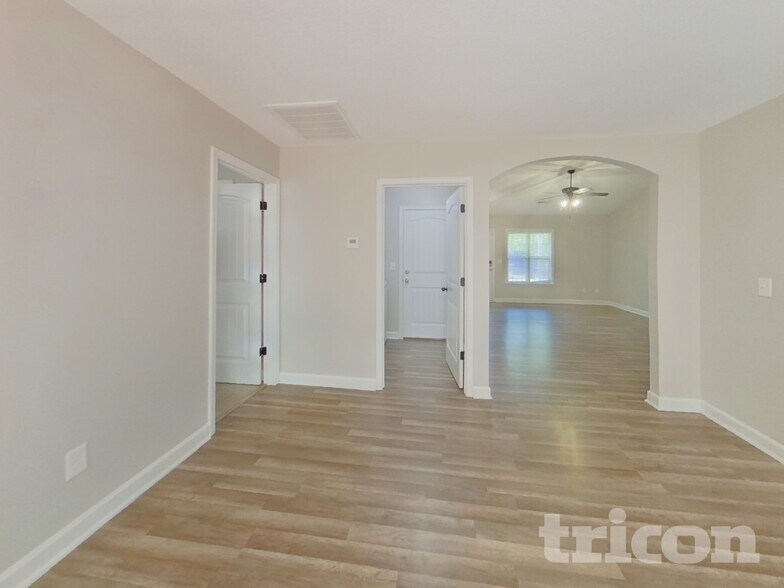 Building Photo - 456 Blairwood Ct