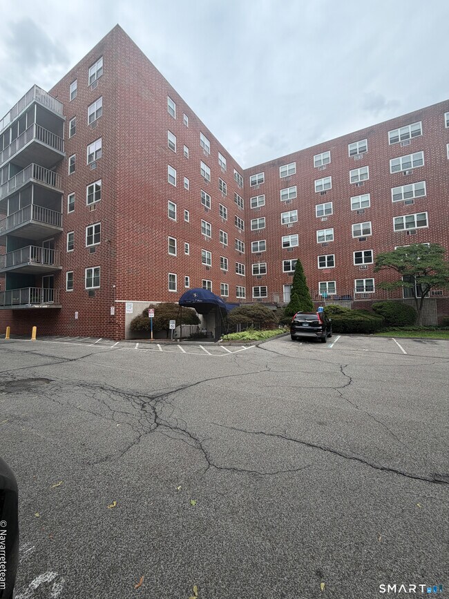 Building Photo - 27 Northill St