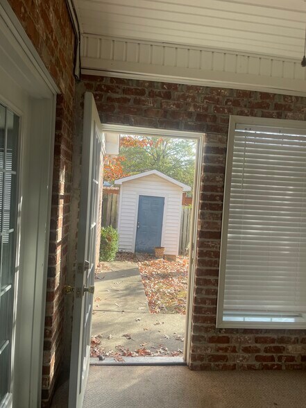 Building Photo - 2432 Melody Ln