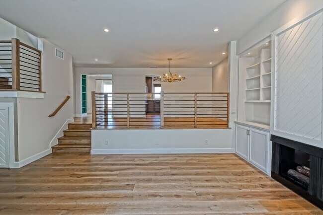 Building Photo - 14 Aries Ct