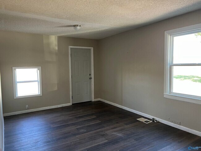 Building Photo - 26390 US-72