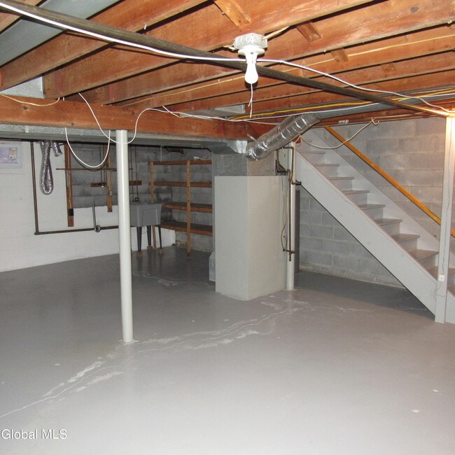 Building Photo - 34 B Commodore St