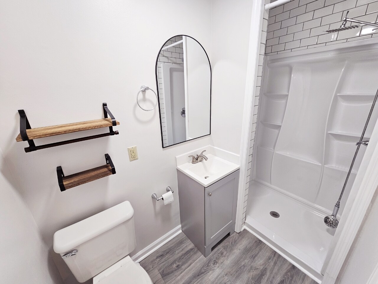 Building Photo - 101 Mandalay Rd