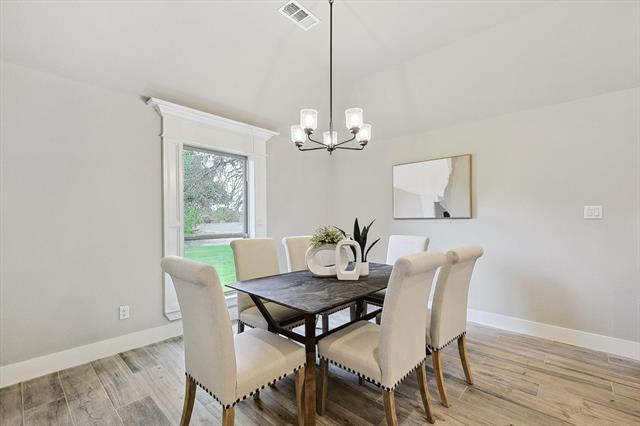 Building Photo - 2084 Glenhollow Dr