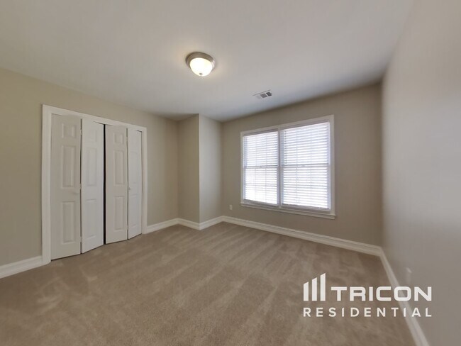 Building Photo - 880 Freemanwood Ln