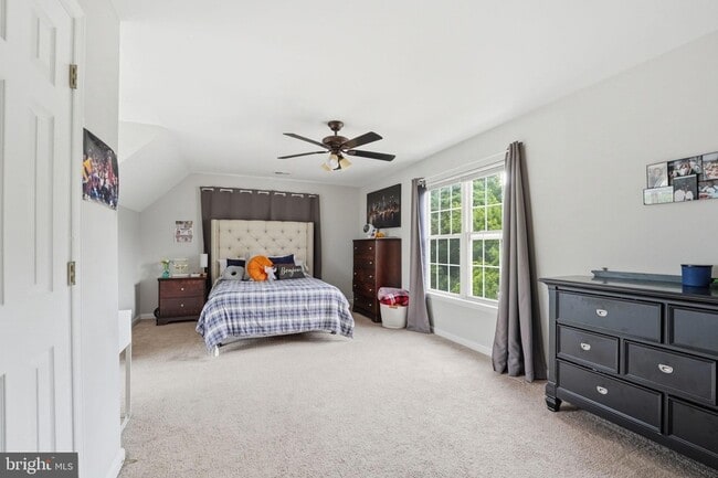 Building Photo - 6355 Willowfield Way