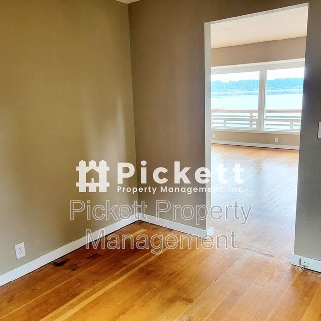 Building Photo - 2821 Erlands Beach Loop NW