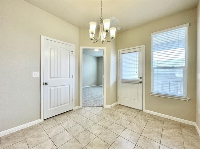 Building Photo - 415 Crater Lake Dr