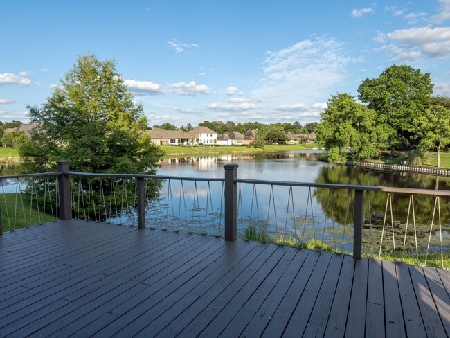 Building Photo - 2167 Shadowbrook Dr