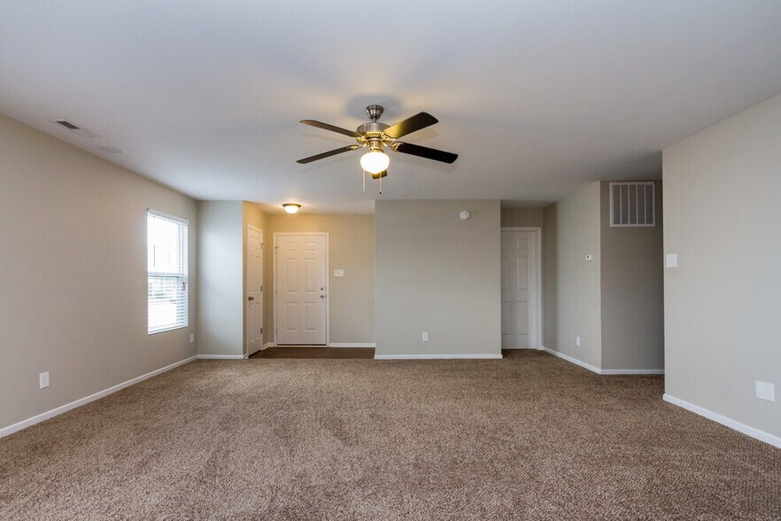 Building Photo - 10714 Gathering Dr