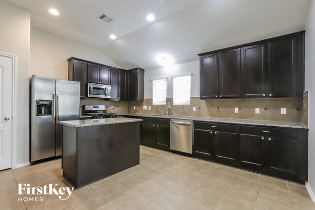 Building Photo - 2235 Oak Rise Dr