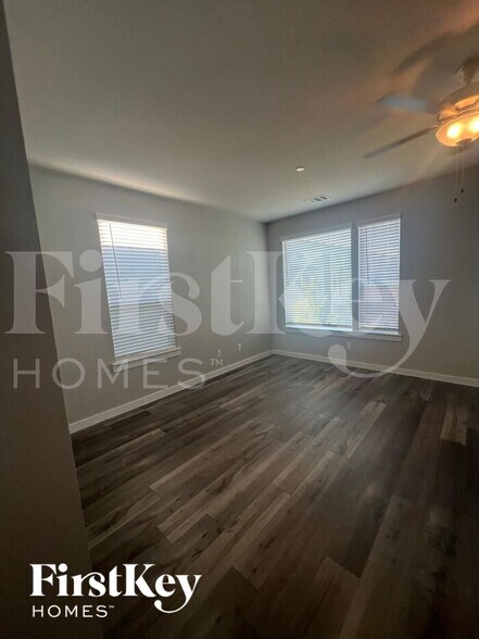 Building Photo - 317 N Centro Cir