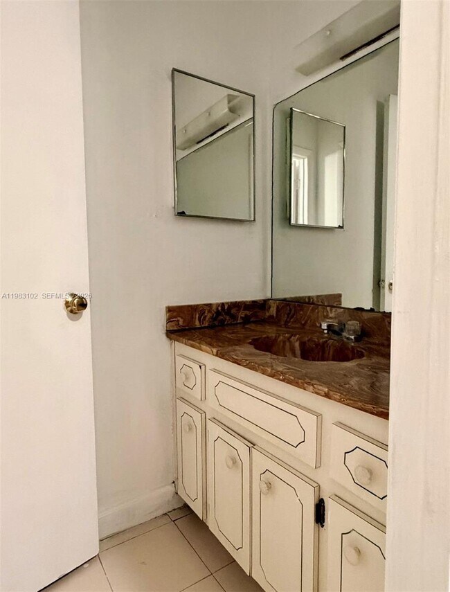 Building Photo - 13390 NE 7th Ave