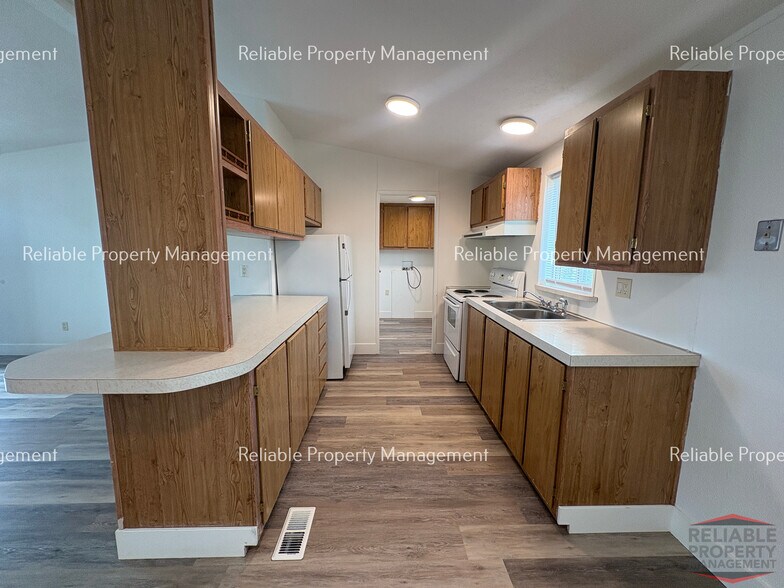 Building Photo - 254 N 700 W