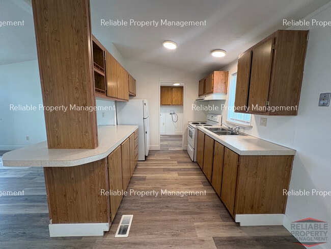 Building Photo - 254 N 700 W