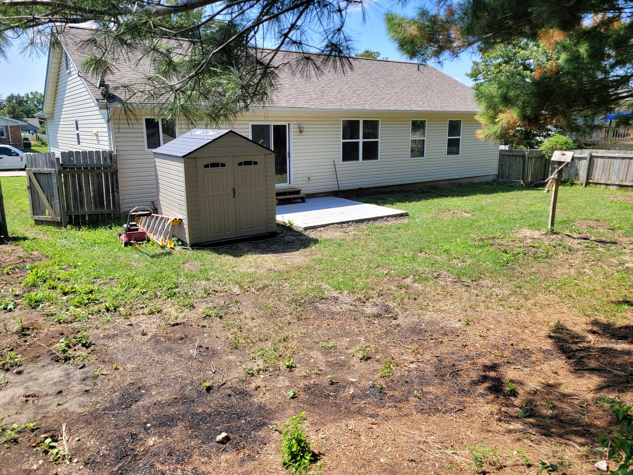 Building Photo - 4 Spring Hill Cir