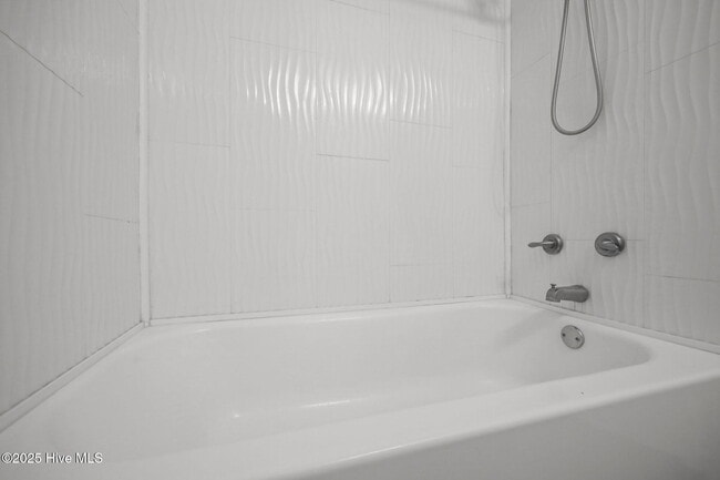 Building Photo - 105 Wedgewood Dr