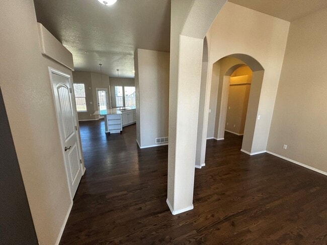 Building Photo - Absolutely Gorgeous 5-Bed 4-Bath with 3-car Garage Home!