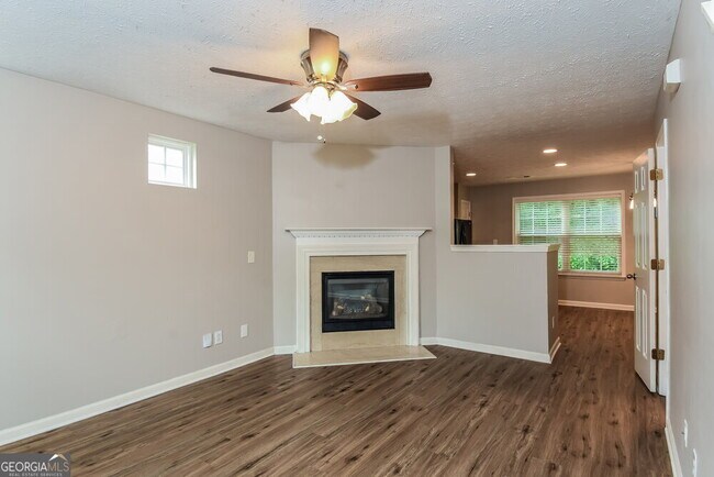 Building Photo - 632 Spanish Oak Dr