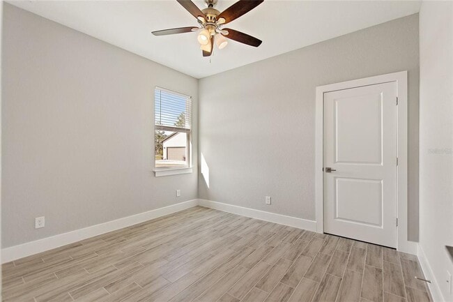 Building Photo - 123 Tulip Ln