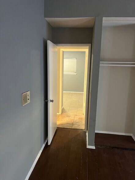 Building Photo - 12315 Constitution St