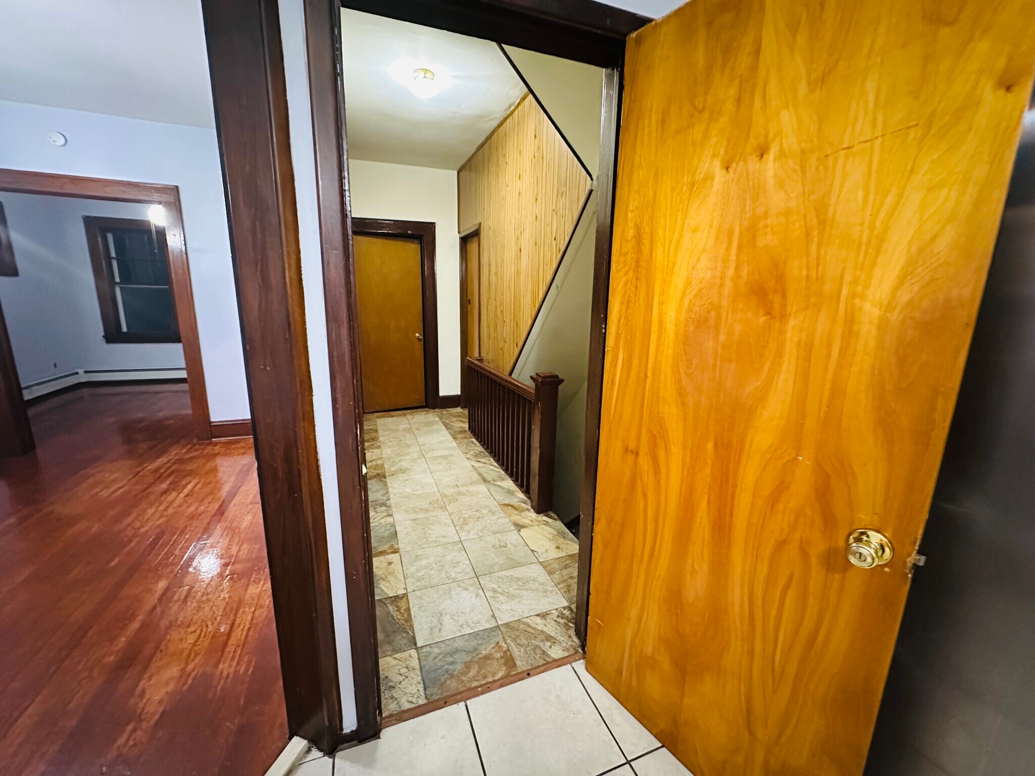 Building Photo - 127 Knapp Ave