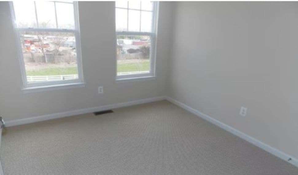 Building Photo - 44041 Eastgate View Dr