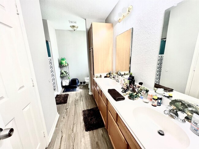 Building Photo - 12117 11th St