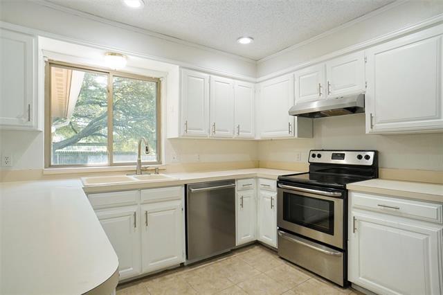 Building Photo - 8341 Crosswind Dr