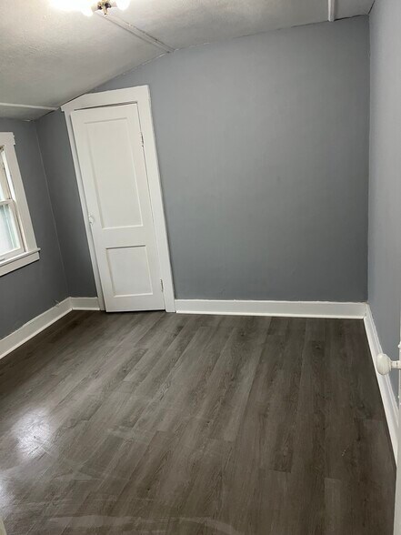 Building Photo - 400 Stafford Ave